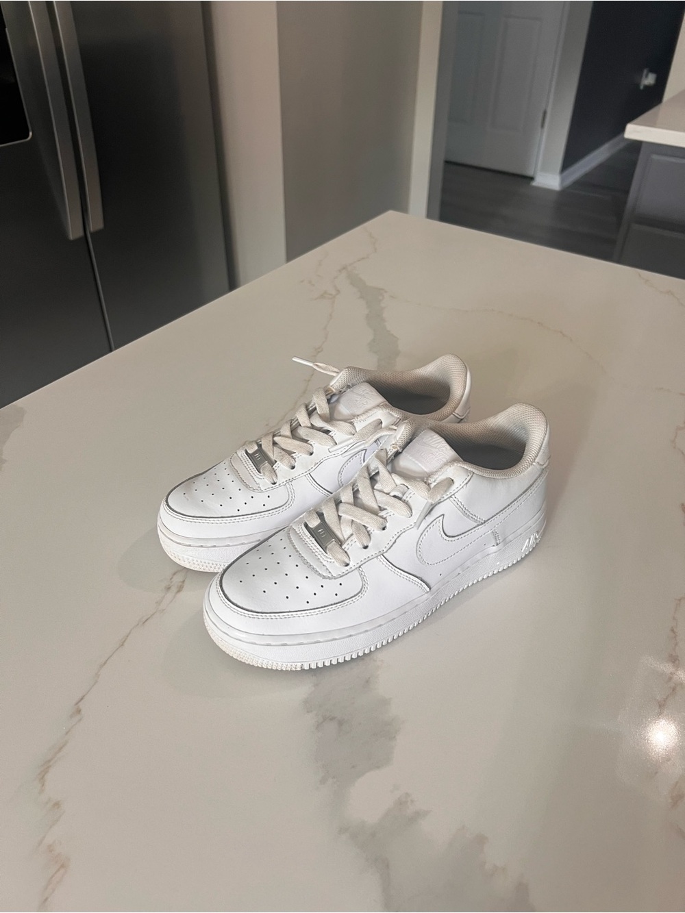 Nike Kids White Low-Top Leather Sneakers